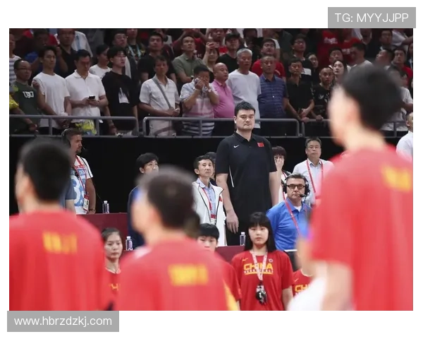 篮协主席更衣室泪目众人深情安慰